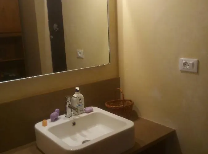 Emma I Lecci Kır Evi *